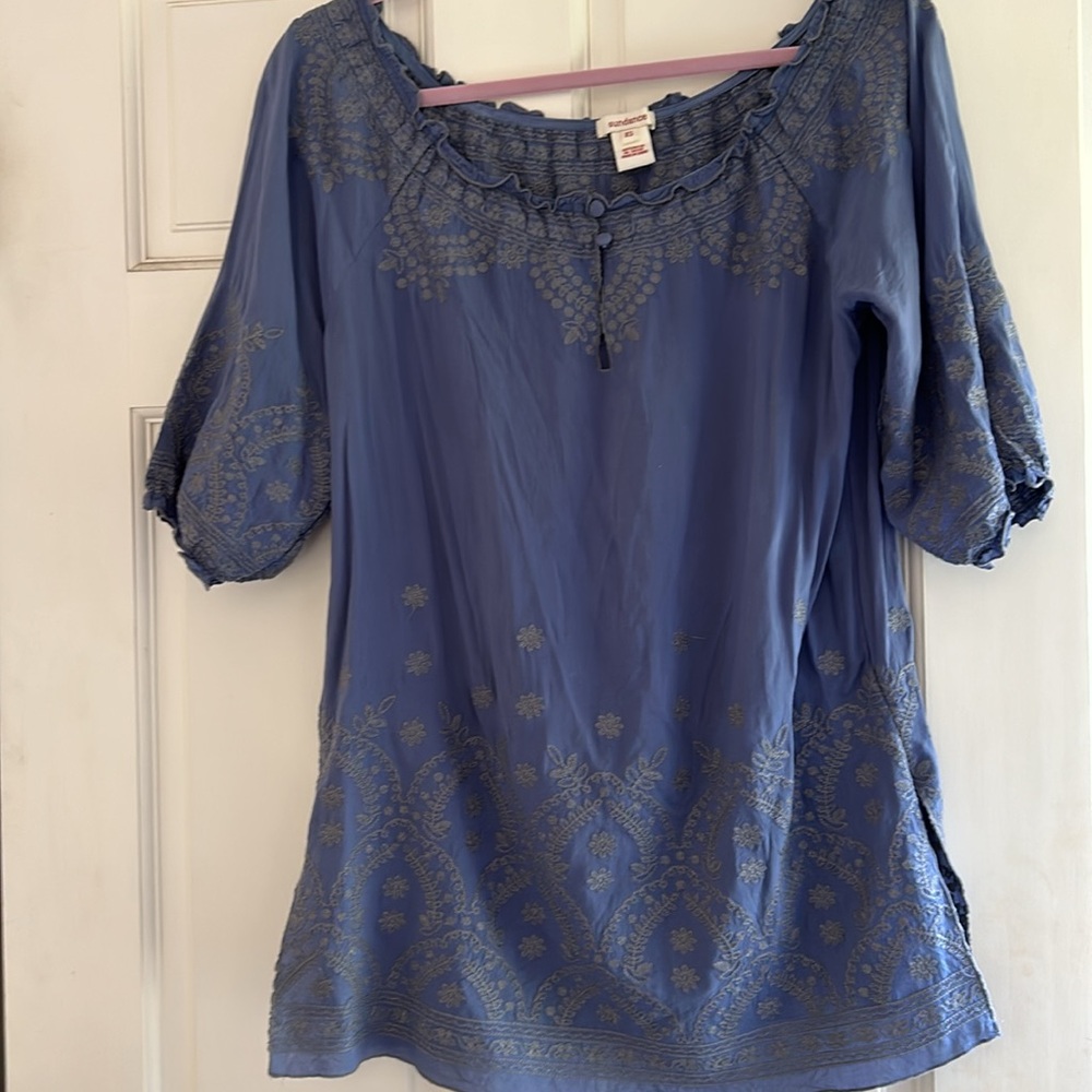 Sundance embroidered blue top. XS